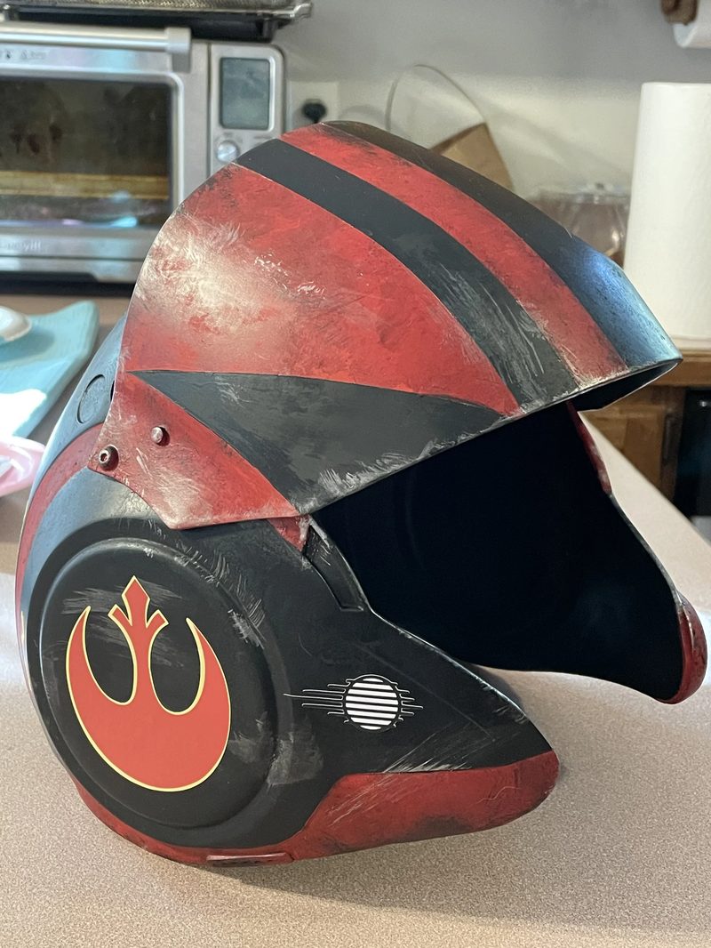 Poe Dameron Helmet 1